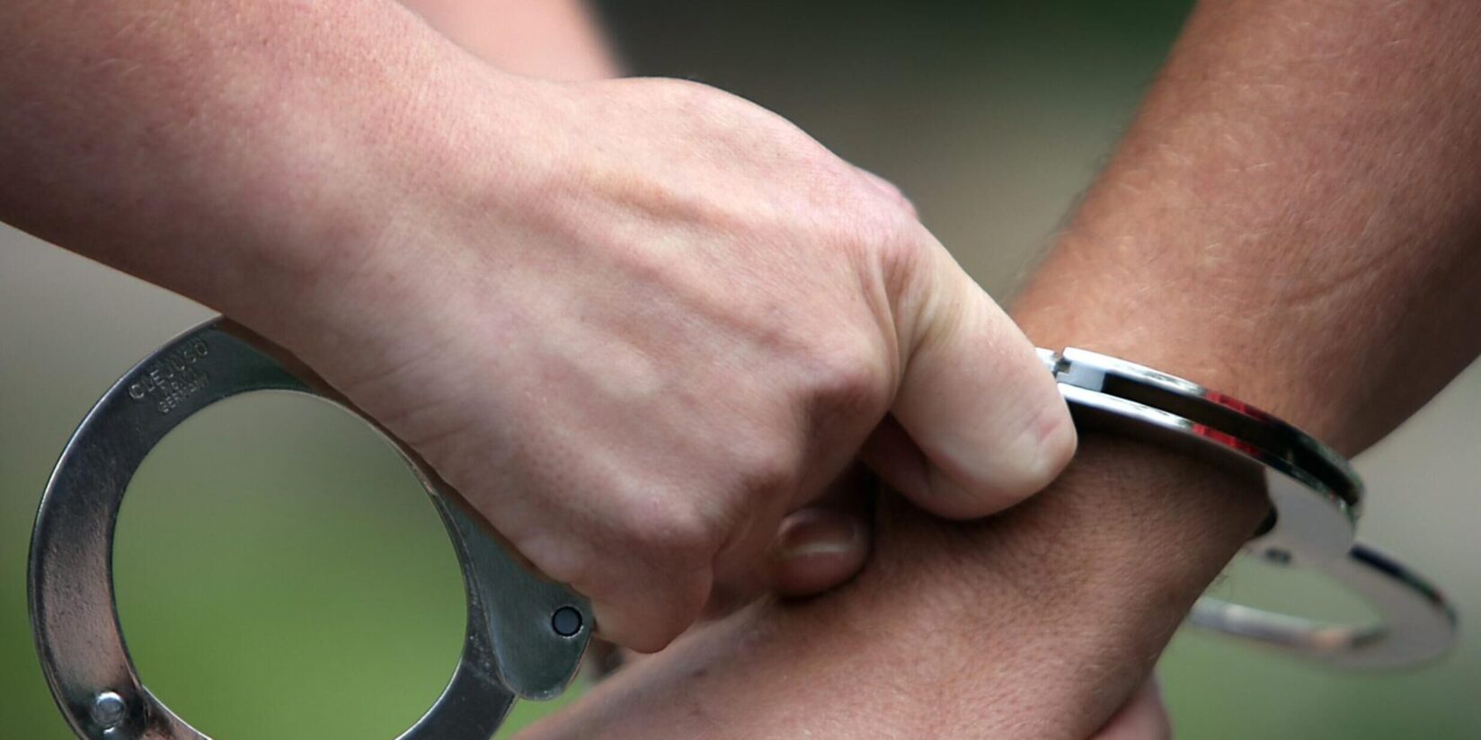 Verdächtige in Dortmund-Wickede geschnappt Polizei entdeckt Werkzeug im Gebüsch