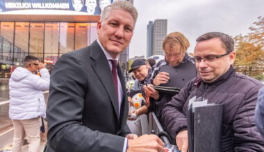 Schweinsteiger, Hrubesch und Rehhagel Viele Stars im DFB-Fußballmuseum Dortmund