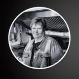 Die Schwarz-Weiß-Grafik zeigt ein Foto der verstorbenen Edeltraud Döveling, dazu das Jahr ihrer Geburt und ihres Todes: 1941-2024