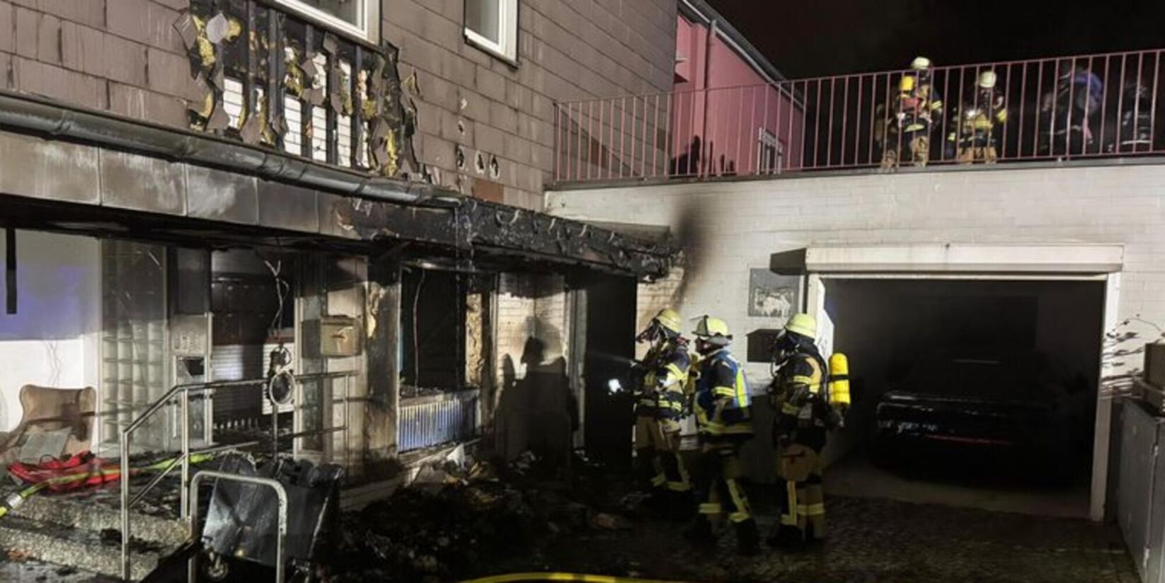 Kinder aus brennendem Wohnhaus gerettet