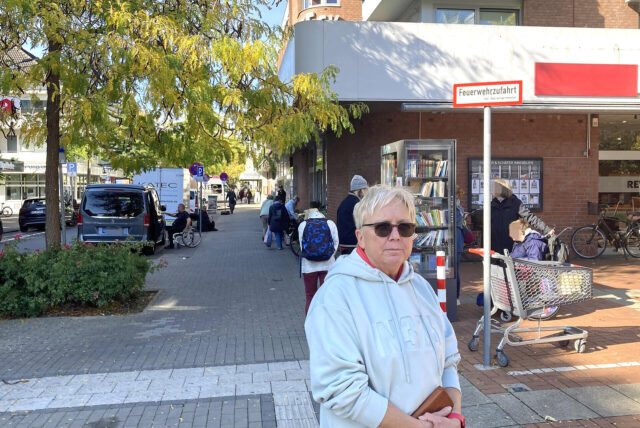 Gudrun Stachorra auf der Harkortstraße
