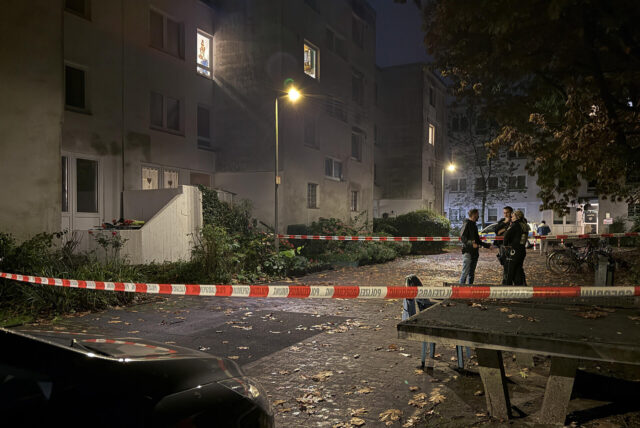 Der Tatort in Wulfen-Barkenberg wurde in der Nacht weiträumig abgesperrt.