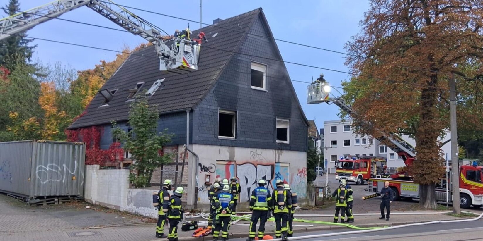 Brand am Brackeler Hellweg in Dortmund: Straße gesperrt