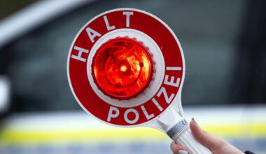 Fahrerflucht am Schalke-Stadion: Polizei Gelsenkirchen ermittelt