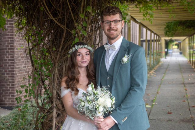 Lena (geborene Rieger) und Philip Mertens haben auf dem Standesamt Castrop-Rauxel am Rathaus geheiratet.