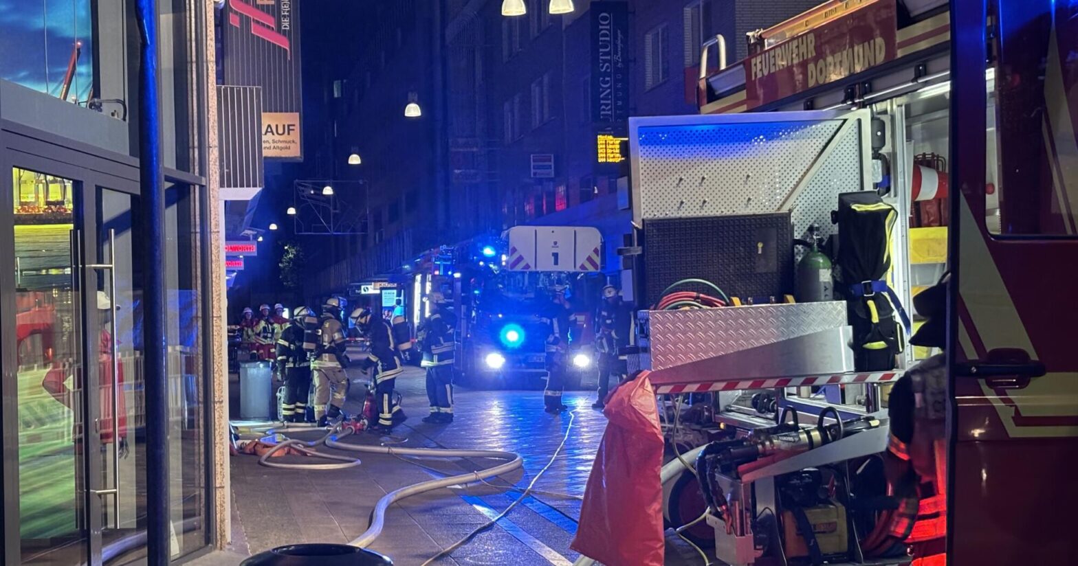 Brand am Westenhellweg Dortmund: Eine Person im Krankenhaus