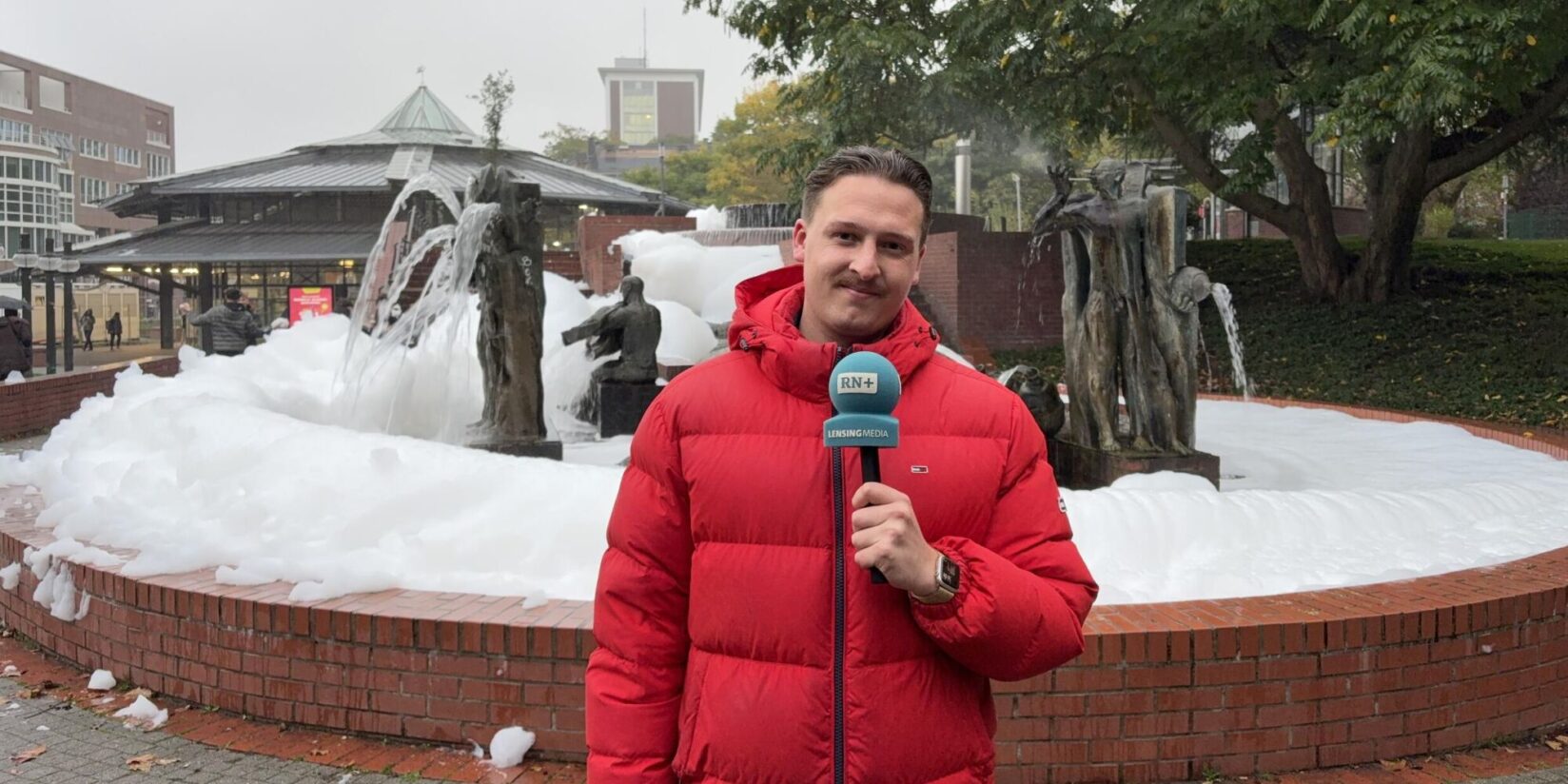 „Schaumparty“ im Stadtgarten Dortmund: Überfluteter Brunnen im Video