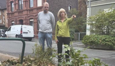 Dortmund: Baum kracht auf Garage in Barop