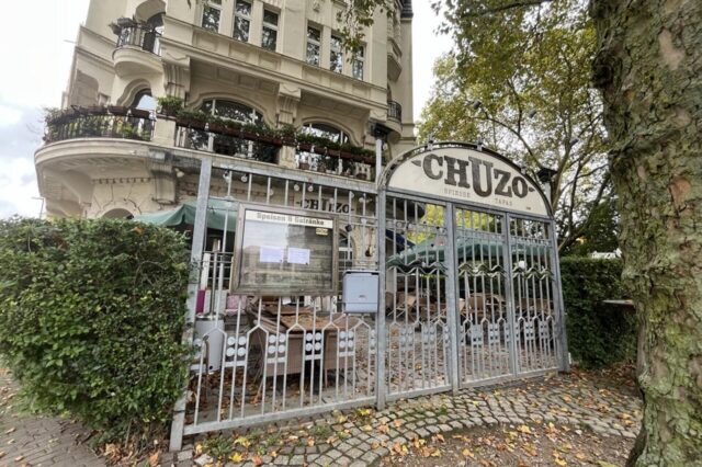 Das Tapas-Restaurant Chuzo an der Möllerbrücke beziehungsweise der Kleinen Beurhausstraße in Dortmund von außen