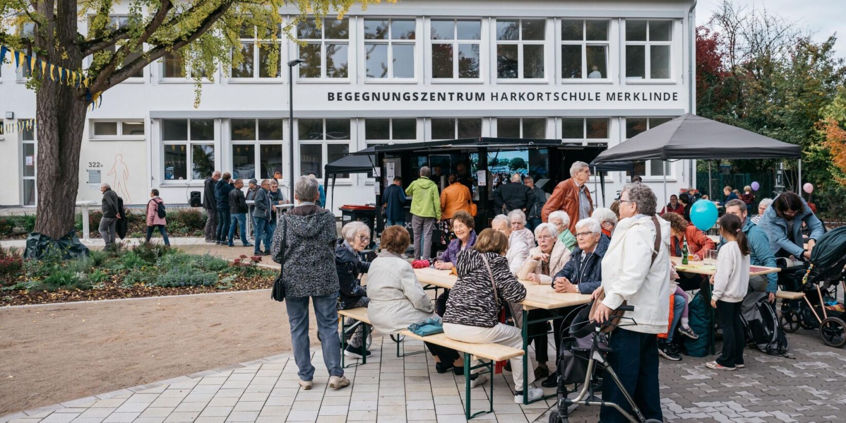Merklinde feiert seine neue Mitte – Quartiersplatz eröffnet