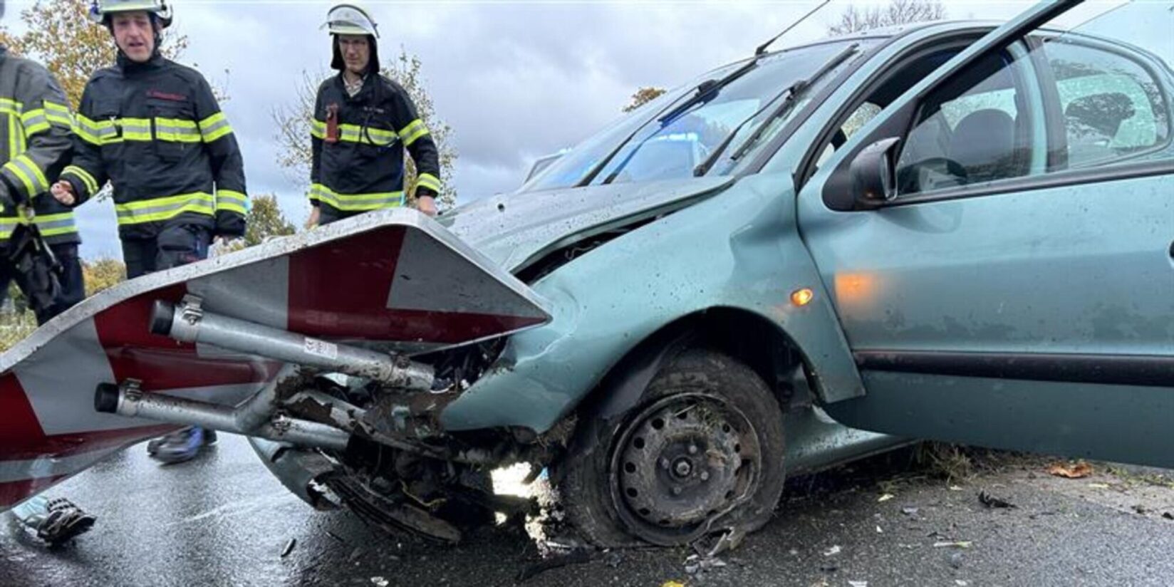 Unfall in Werne Auto aus Dortmund fährt über Kreisel