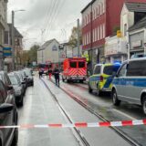 In Essen hat die Polizei zwei verletzte Männer gefunden. Der eine hatte eine Schuss-, der andere eine Stichverletzung.