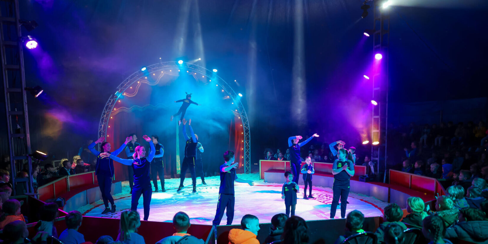 "Zirkusprojekt in Grafenwald: Kinder werden zu Artisten"