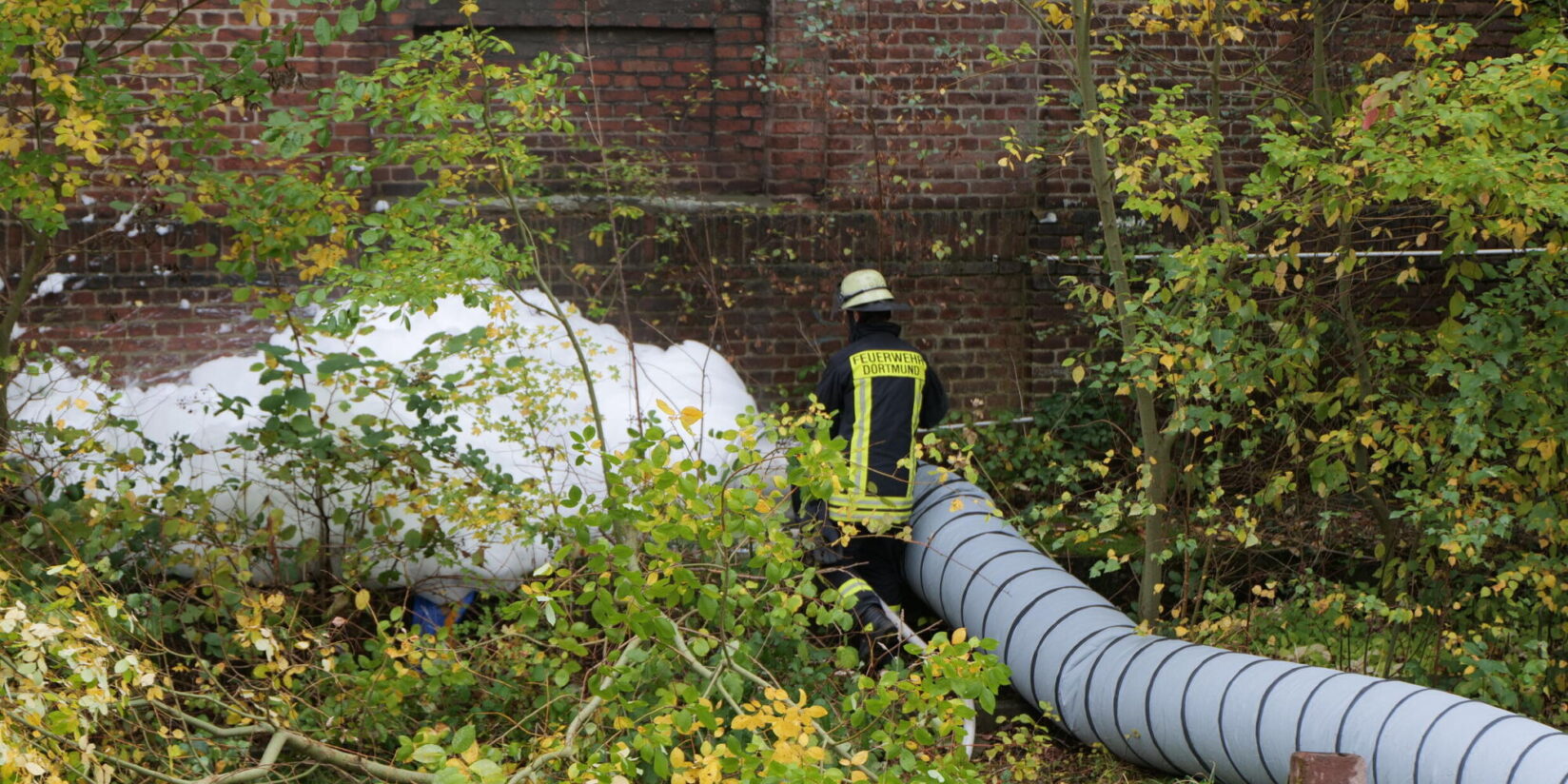 Feuerwehr-Einsatz in Dortmund: Rauch über Zeche Zollern-Ruine