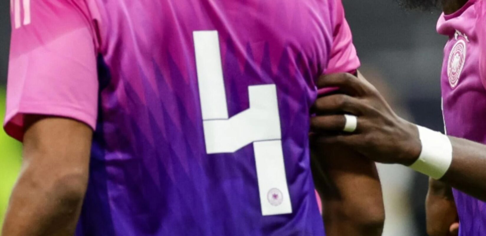 NS-Symbolik auf Trikot: Staatsanwaltschaft Essen ermittelt