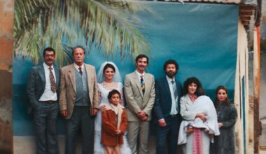 Kritik zu Im Schatten des Orangenbaums: Menschlichkeit als ultimative Form des Widerstands