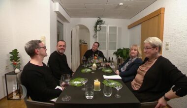 Enthüllung am Esstisch beim perfekten Dinner