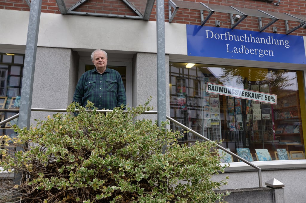 Herr Veltmann sagt „Tschüss“ – Buchhandlung in Ladbergen schließt