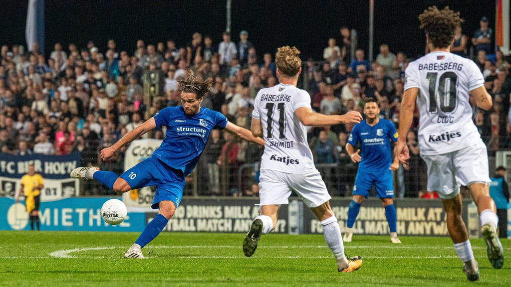 Jonas Nietfeld (l.) war jahrelang Kapitän des HFC, inzwischen spielt er für Altglienicke und hat schon neunmal getroffen.