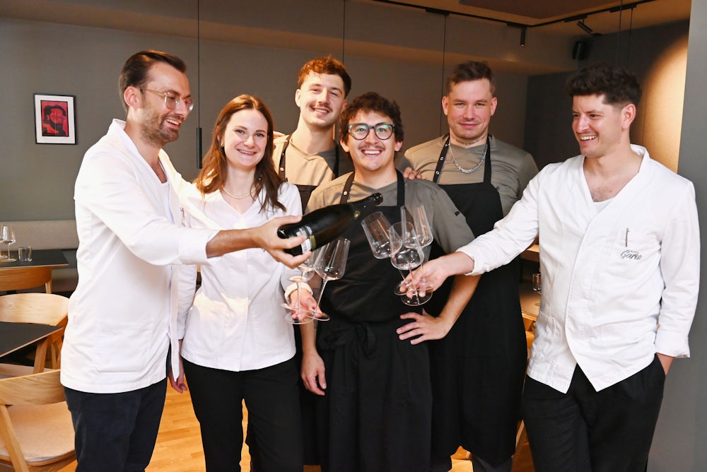 Sommelier Stefan Grabler (links) mit seinem Team.