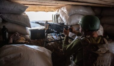 Russland schickt kleine Infiltrationseinheiten, um die ukrainischen Frontstellungen zu durchbrechen.