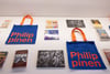 Bücher liegen bei der Pressekonferenz der Frankfurter Buchmesse zum Gastland 2025 aus. Die Philippinen sind unter dem Motto „Fantasie beseelt die Luft“ vom 15. bis 19. Oktober Ehrengast der Frankfurter Buchmesse. (zu dpa: „Was bringt die Frankfurter Buchmesse?“)