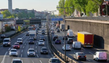 Stau in Berlin - A100 nach Unfall mehrere Stunden gesperrt - Wirtschaft