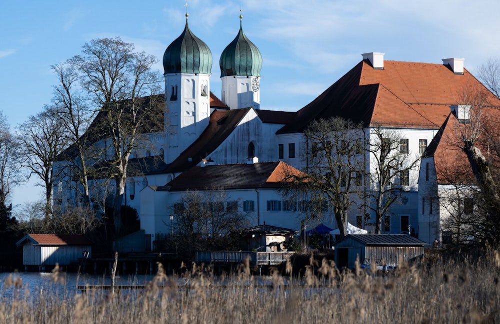 Das Kloster Seeon ist als Kultur- und Bildungszentrum eine der zentralen Einrichtungen des Bezirks Oberbayern.