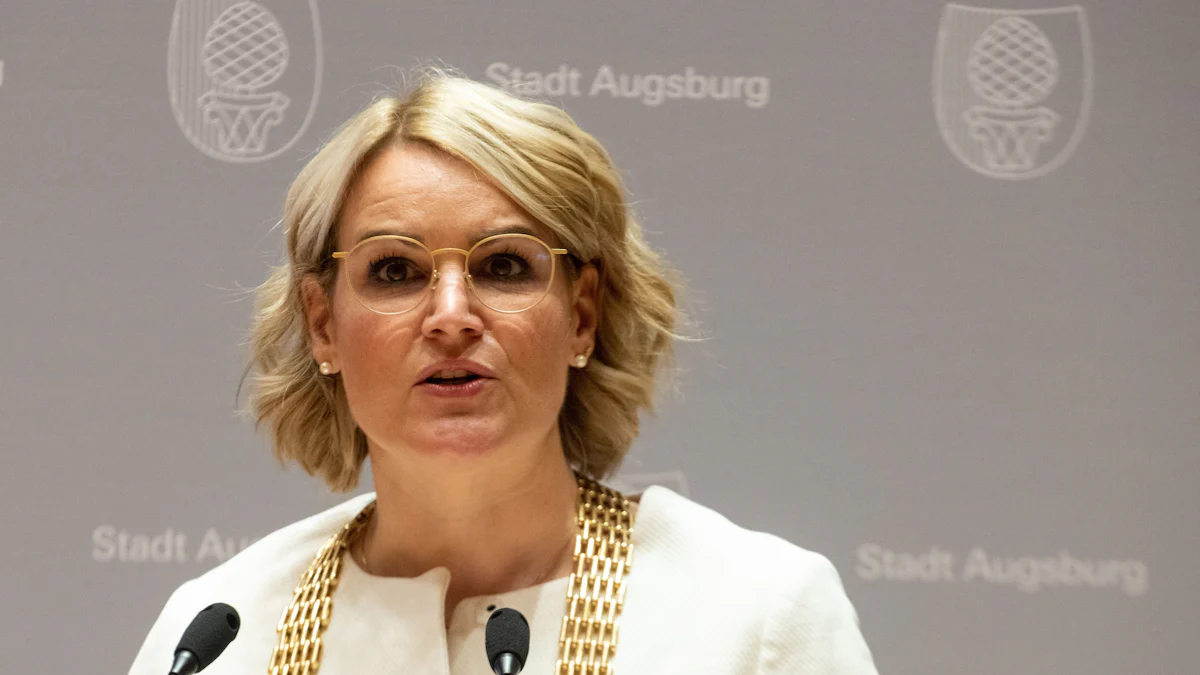 Augsburg: OB schasst Pressesprecherin wegen Beziehung zum politischen Gegner - Bayern