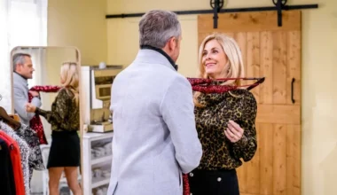 72f9e9aa308b49889360e1b9f6f7432d B W 900.jpg