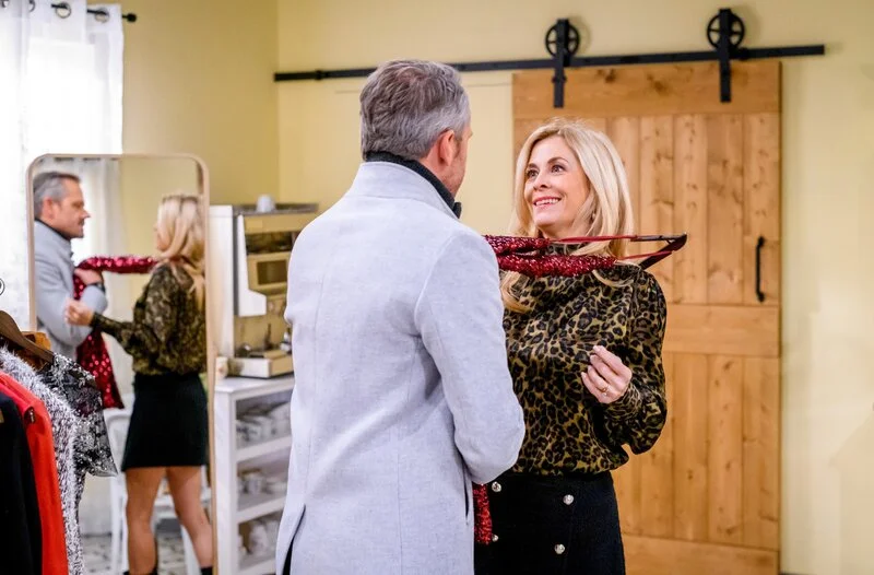 72f9e9aa308b49889360e1b9f6f7432d B W 900.jpg