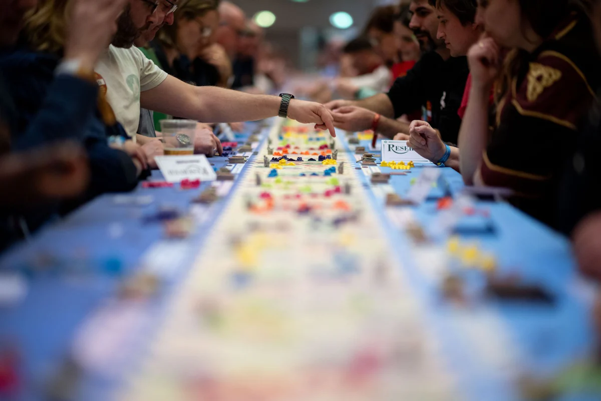 Weltrekordversuch - Catan-Fans knacken Weltrekord in Essener Grugahalle - Panorama