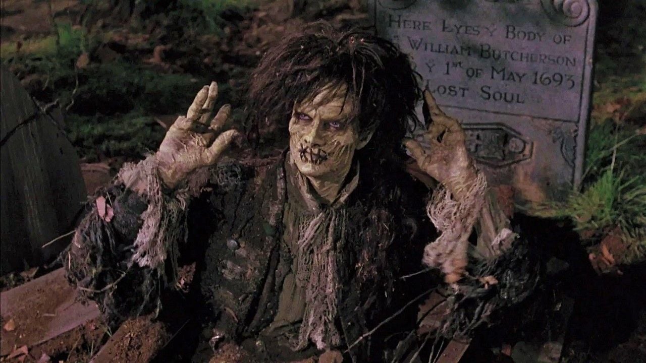 Charmant, staubig und auch etwas ekelhaft: Der freundliche Zombie Billy (Doug Jones), der Motten spuckt.