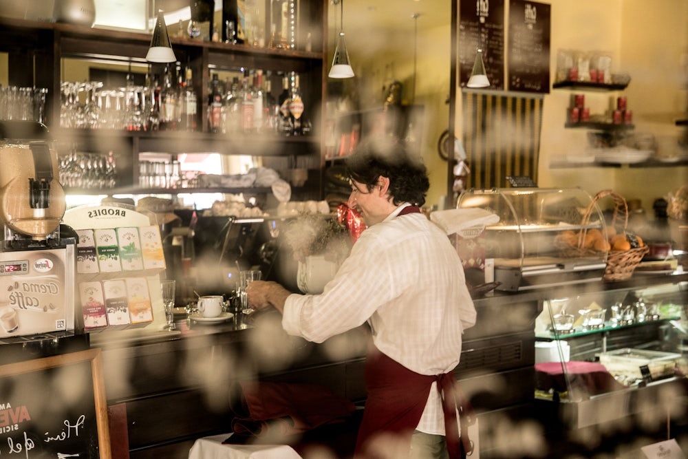 Das Caffè Ristretto ist ein klassisch italienisches Café – das merkt man auch der Einrichtung an.