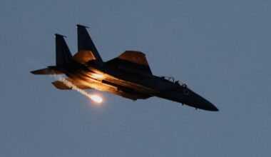 Israel fliegt Luftangriffe in Rafah – nach Waffenruhe-Verstoß | Politik
