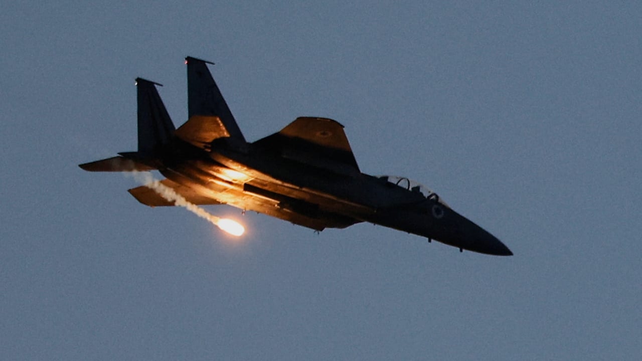 Israel fliegt Luftangriffe in Rafah – nach Waffenruhe-Verstoß | Politik