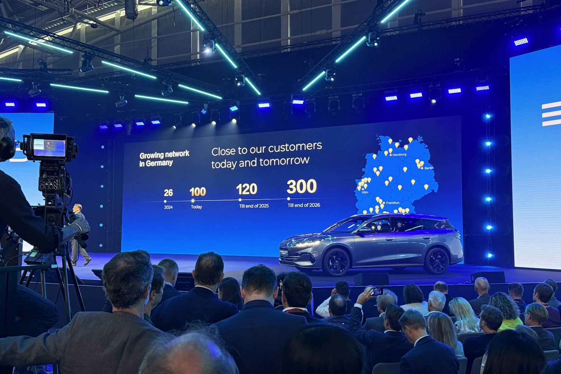 Große Ankündigung auf der diesjährigen IAA in München: Bis Ende 2026 will BYD die Anzahl seiner Vertriebstandorte in Deutschland verdreifachen.