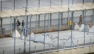 Narva in Estland: Grenzstadt stellt Panzersperren gegen Putin auf | News