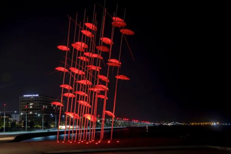 Die berühmten „Regenschirme“ von Thessaloniki müssen teilweise abgebaut werden