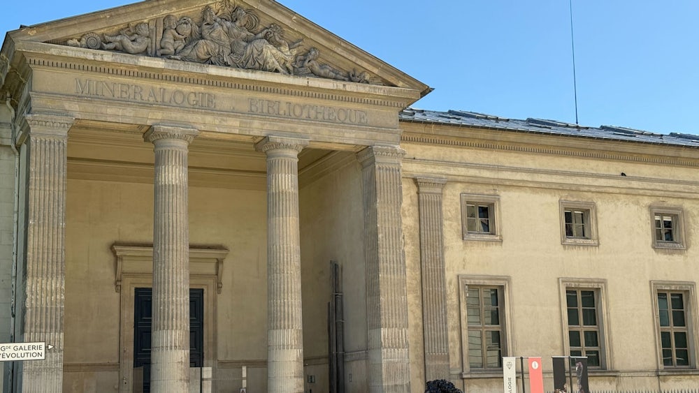 Mehrere Goldnuggets im Wert von 1,5 Millionen Euro wurden aus dem Pariser Naturkundemuseum gestohlen. (Archivbild)