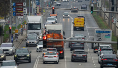 Hannover Rück erwartet Preiserhöhungen in Kfz-Versicherung