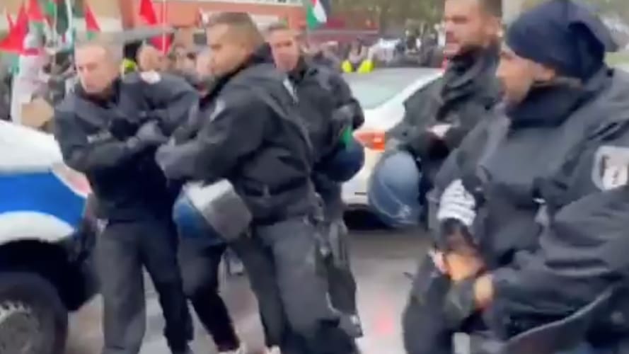 Berlin: Linken-Bundestagspolitiker bei Hass-Demo festgenommen | Regional