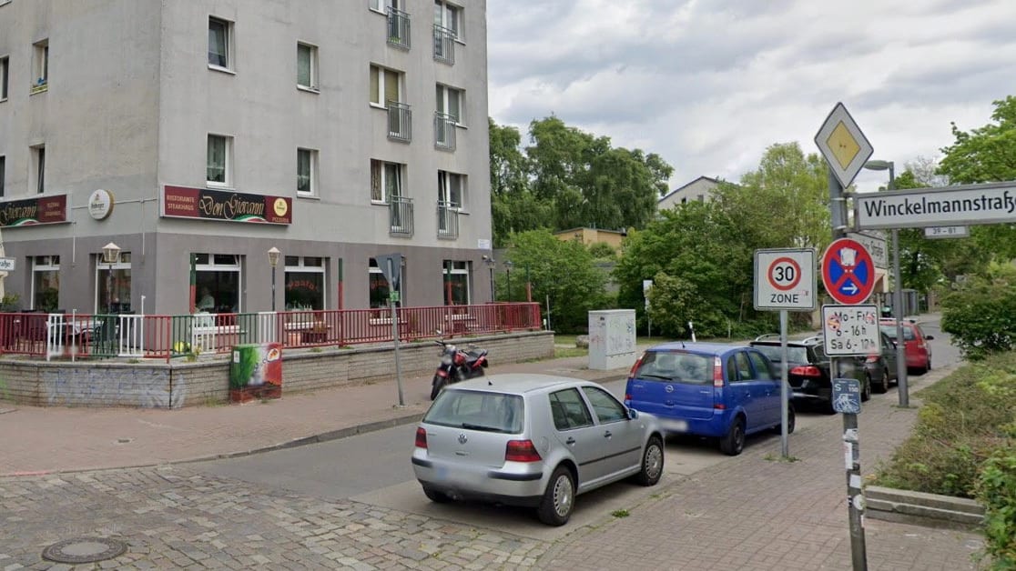 Berlin: Mann entreißt Mutter Kind und rennt weg | Regional