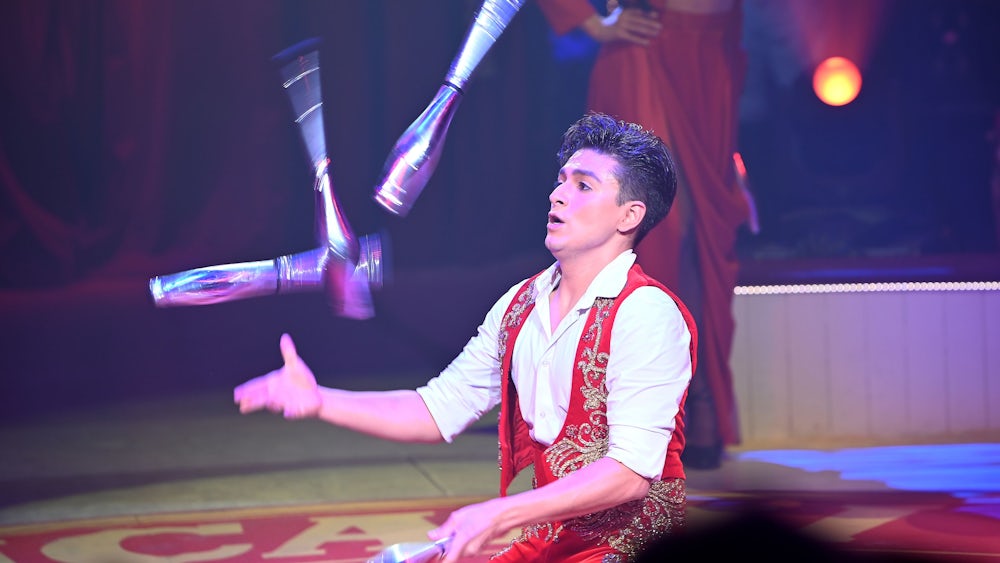 Jongleur Noel Aguilar.