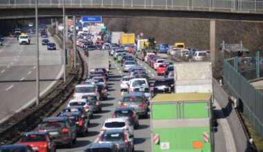 A57 Richtung Kölner City: Auto-Brand sorgt für Mega-Stau