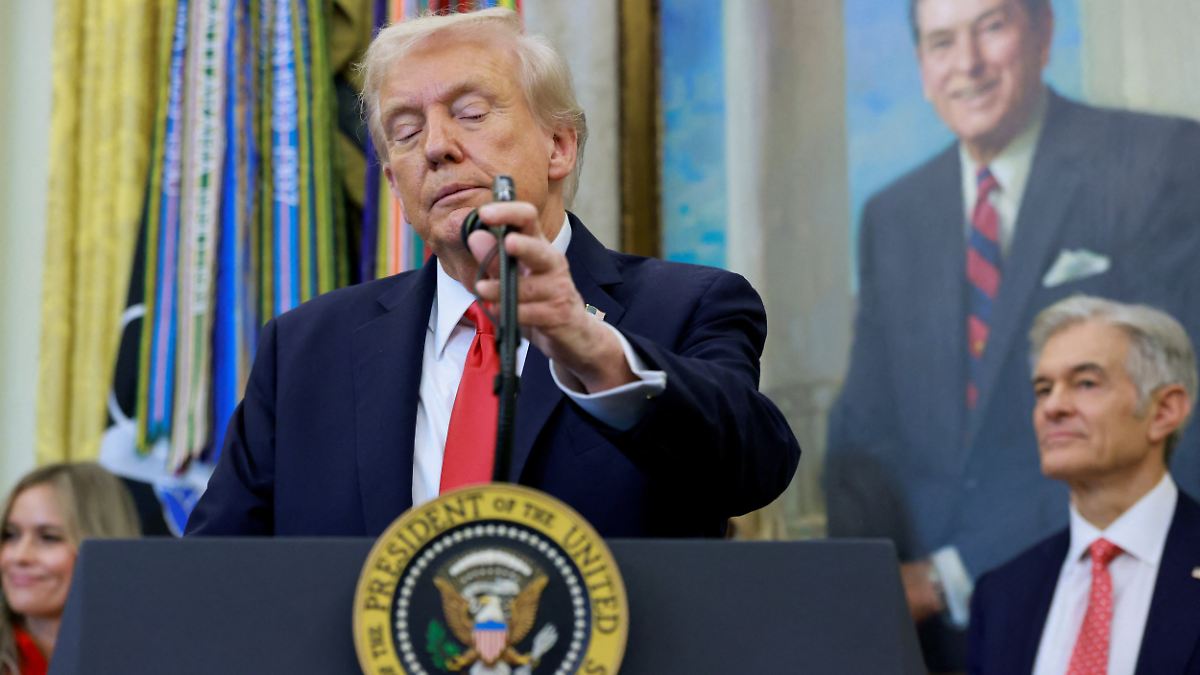 Vor Treffen mit Selenskyj: Trump wird nach Putin-Telefonat beim Thema Tomahawks vorsichtiger