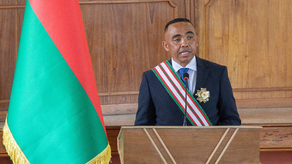 Wahlen frühestens in 18 Monaten: Oberst Randrianirina nach Putsch in Madagaskar als Präsident vereidigt