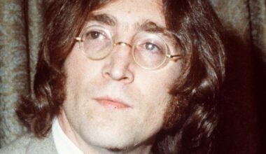 Beatles, Bed-Ins, Nacktfotocover: John Lennon: "Ich wurde verrückt geboren"