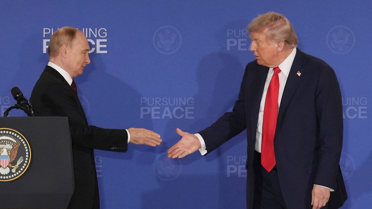 Nach zweistündigem Telefonat: Trump kündigt Treffen mit Putin in Budapest an