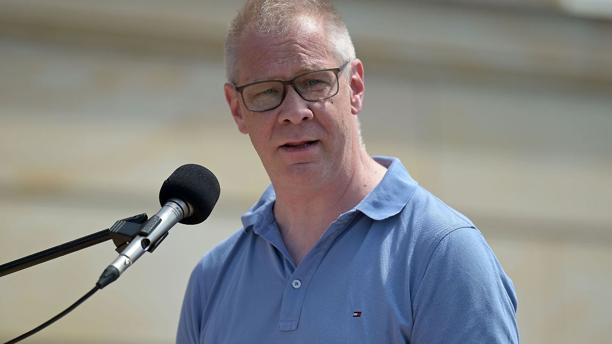 Berlin & Brandenburg: Kein Parteiausschluss für Antisemitismusbeauftragten Büttner